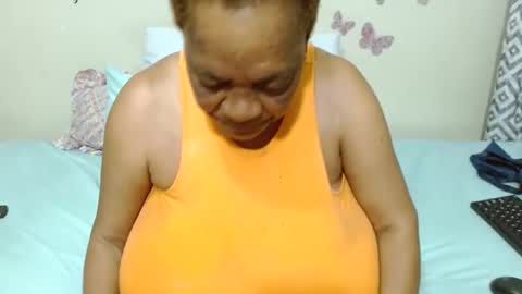 Snapshot of joycemando chatting on 02/01/25, 05:26 DairyQueen online show from 02/01/25, 05:26
