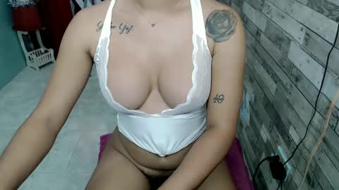 Snapshot of joycum_xxx chatting on 12/22/24, 01:01 JOY in your heart online show from 12/22/24, 01:01