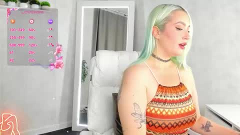 Vickie online show from 09/24/25, 08:50