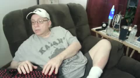 Snapshot of jpmel99 chatting on 01/12/25, 01:21 jpmel99 online show from 01/12/25, 01:21