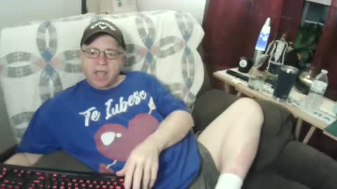 Snapshot of jpmel99 chatting on 01/19/25, 04:01 jpmel99 online show from 01/19/25, 04:01