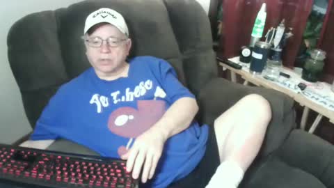 Snapshot of jpmel99 chatting on 02/23/25, 03:35 jpmel99 online show from 02/23/25, 03:35