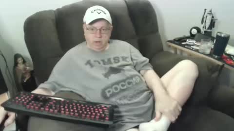 Snapshot of jpmel99 chatting on 10/11/25, 12:43 jpmel99 online show from 10/11/25, 12:43