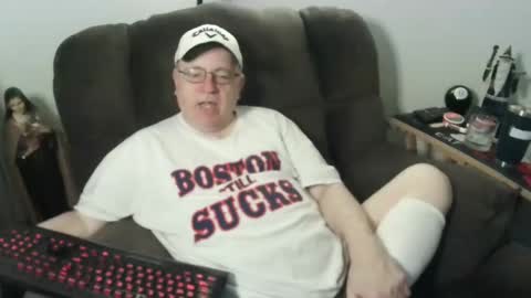 Snapshot of jpmel99 chatting on 10/26/25, 12:49 jpmel99 online show from 10/26/25, 12:49