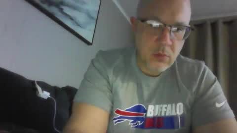 Snapshot of jr1871 chatting on 01/15/26, 12:21 jr1871 online show from 01/15/26, 12:21