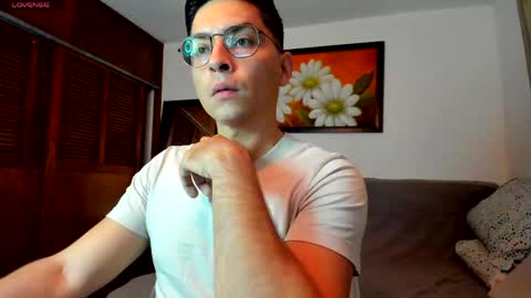 Snapshot of jriizh chatting on 05/06/26, 03:35 Cristian- tellme Criis online show from 05/06/26, 03:35