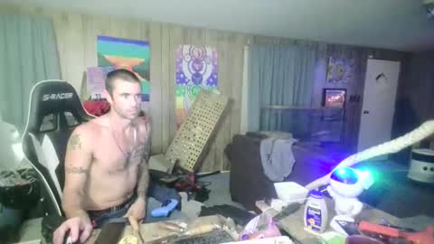 jrizzle1111 online show from 10/31/25, 08:59