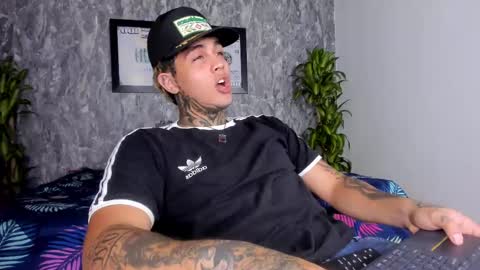 juan_alvarez18 online show from 02/18/25, 04:15