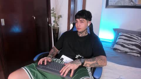 juan_alvarez18 online show from 09/12/25, 03:06