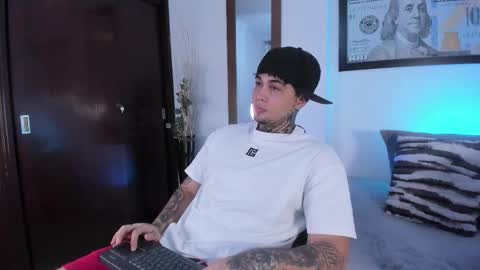 juan_alvarez18 online show from 09/24/25, 02:48