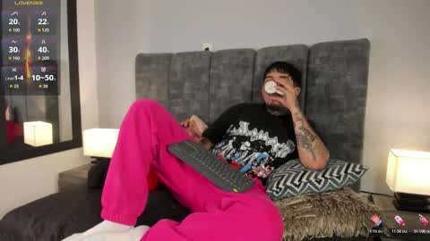 juan_alvarez18 online show from 02/14/26, 06:43