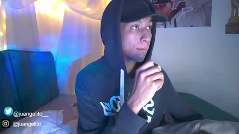 Snapshot of juan_angel69 chatting on 01/19/25, 01:12 juan angel online show from 01/19/25, 01:12