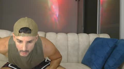 juan_axel_ online show from 04/01/26, 02:56