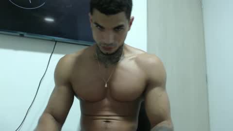 juan_gomez_1 online show from 03/05/25, 11:27