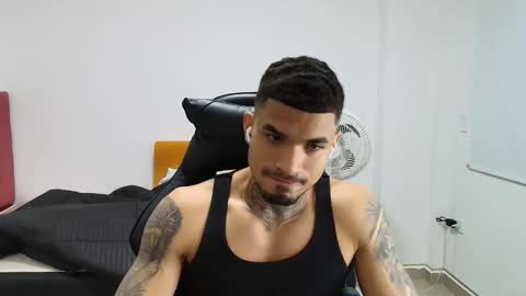 juan_gomez_1 online show from 11/27/25, 11:07