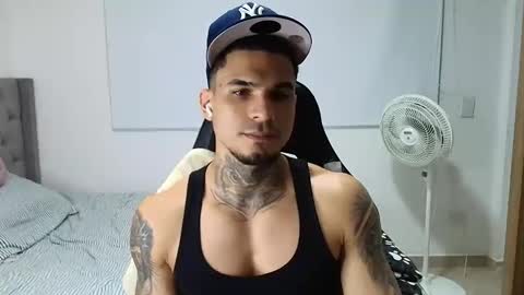 juan_gomez_1 online show from 01/08/26, 01:41