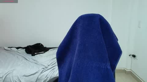 juan_gomez_1 online show from 04/17/26, 09:01