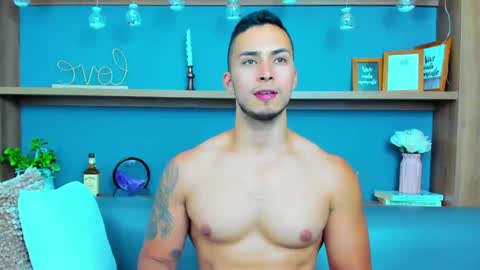 Snapshot of juan_muscle chatting on 02/26/25, 01:21 juan_muscle online show from 02/26/25, 01:21
