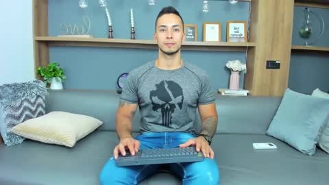 Snapshot of juan_muscle chatting on 03/05/25, 01:10 juan_muscle online show from 03/05/25, 01:10