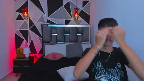 JuanSteven online show from 03/11/26, 03:56