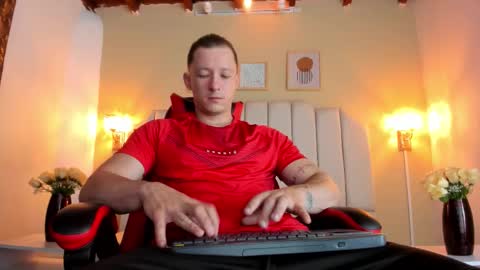 JUAN online show from 12/04/25, 01:42