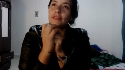 Snapshot of juana_monte chatting on 06/19/26, 01:54 juana_monte online show from 06/19/26, 01:54