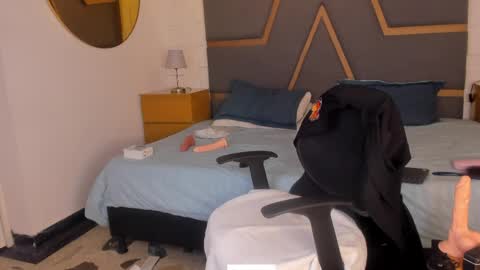 Juana Valkiria online show from 04/18/26, 03:32