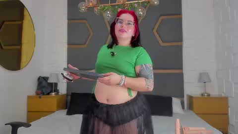 Juana Valkiria online show from 05/12/26, 03:25