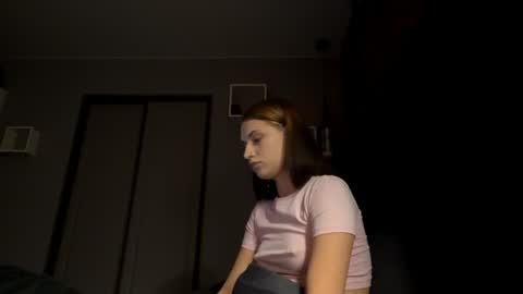 Lola online show from 10/21/25, 04:08