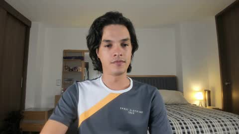 juancam69 online show from 04/23/26, 03:41