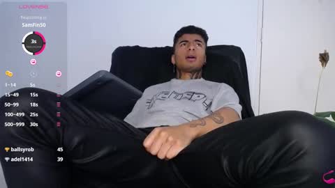 Snapshot of juancamilo66_ chatting on 01/01/25, 12:21 juancamilo66_ online show from 01/01/25, 12:21