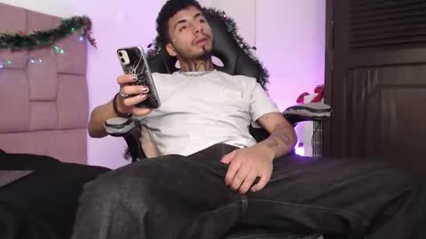 Snapshot of juancamilo66_ chatting on 11/20/25, 03:18 juancamilo66_ online show from 11/20/25, 03:18