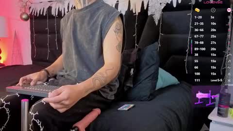 Snapshot of juancamilo66_ chatting on 12/21/25, 02:30 juancamilo66_ online show from 12/21/25, 02:30