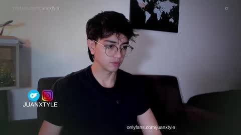 Snapshot of juancamroom chatting on 09/25/25, 02:26 . online show from 09/25/25, 02:26