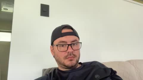 juanchom online show from 10/23/25, 03:11