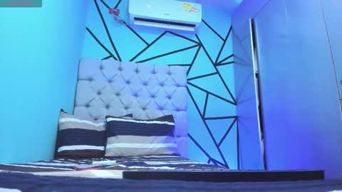 independent model online show from 03/07/26, 03:42