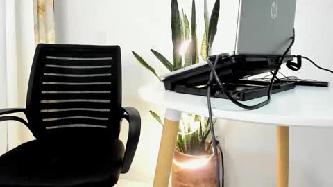 Juan Diego Uribe online show from 11/25/25, 01:05