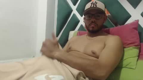 Snapshot of juanfe_style chatting on 10/08/25, 02:42 juanfe_style online show from 10/08/25, 02:42