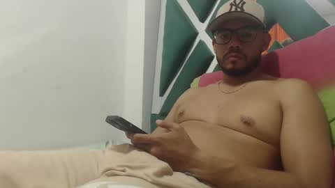 Snapshot of juanfe_style chatting on 10/10/25, 12:42 juanfe_style online show from 10/10/25, 12:42