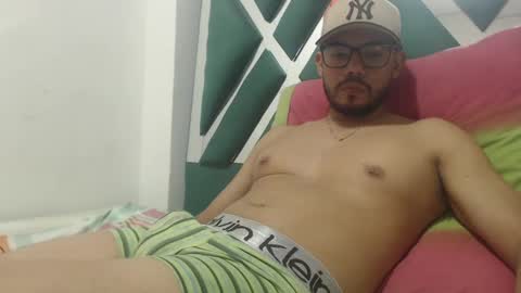 Snapshot of juanfe_style chatting on 10/12/25, 05:39 juanfe_style online show from 10/12/25, 05:39