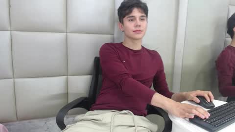 JuanGomm online show from 12/21/25, 03:57