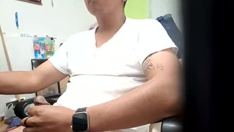 Snapshot of juankno658097 chatting on 09/17/25, 05:09 Cherry Bombon online show from 09/17/25, 05:09