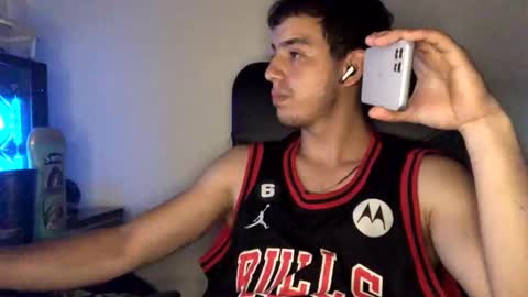 Snapshot of juannvalencia11 chatting on 04/21/26, 04:19 juannvalencia11 online show from 04/21/26, 04:19