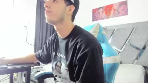 Snapshot of juannvalencia11 chatting on 04/22/26, 02:47 juannvalencia11 online show from 04/22/26, 02:47