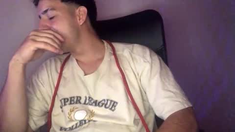Snapshot of juannvalencia11 chatting on 04/25/26, 02:25 juannvalencia11 online show from 04/25/26, 02:25