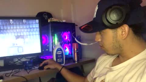 Snapshot of juannvalencia11 chatting on 05/13/26, 03:26 juannvalencia11 online show from 05/13/26, 03:26