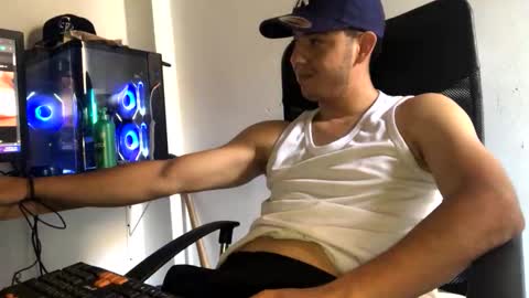 Snapshot of juannvalencia11 chatting on 05/14/26, 04:36 juannvalencia11 online show from 05/14/26, 04:36