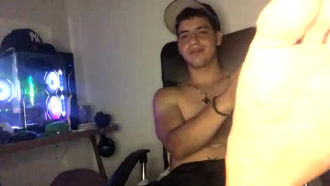 Snapshot of juannvalencia11 chatting on 05/21/26, 05:25 juannvalencia11 online show from 05/21/26, 05:25