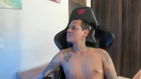 juanpt69 online show from 12/25/24, 02:56