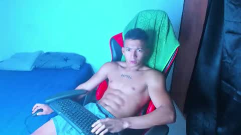 Snapshot of juansw66 chatting on 04/26/26, 03:53 juansw66 online show from 04/26/26, 03:53